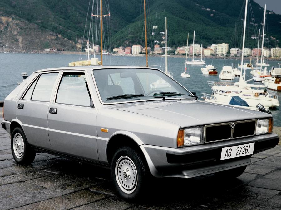 Lancia Delta 1979 года  (фото 23 из 35)